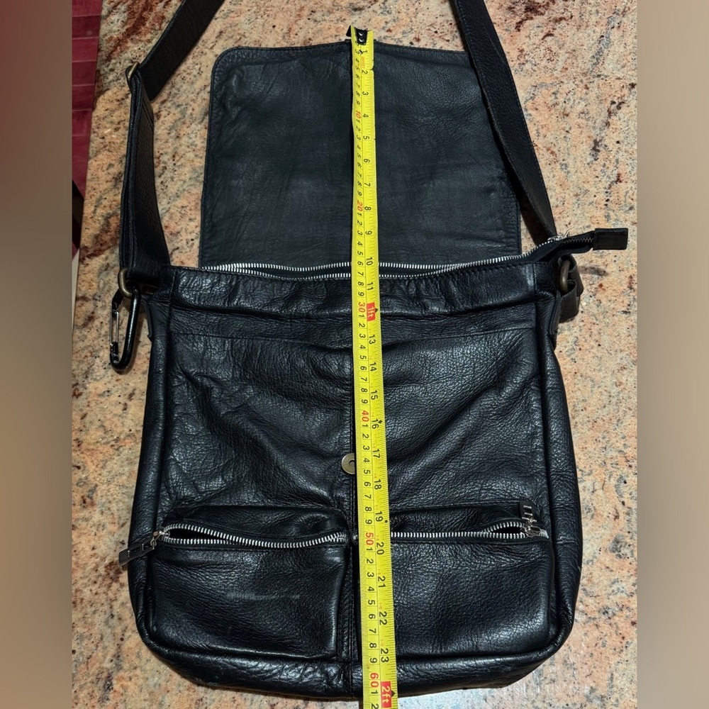 Black bag /murse. 100% leather. Made in Ecuador. - Picture 9 of 11